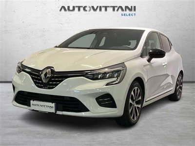 Renault Clio 1.6 full hybrid Techno 145cv del 2023 usata a Como