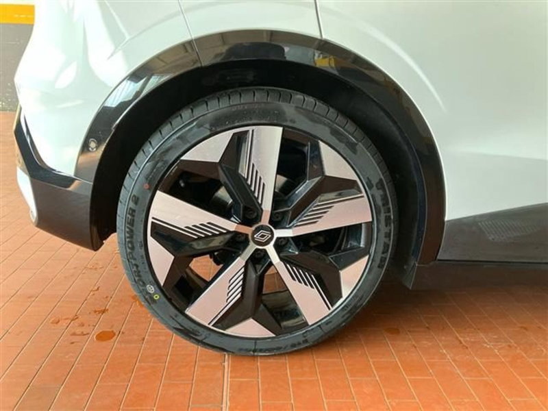 Renault Megane E-Tech Electric usata a Como (6)