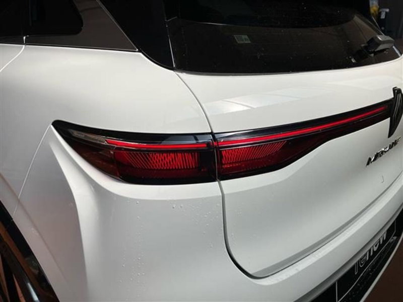 Renault Megane E-Tech Electric usata a Como (8)