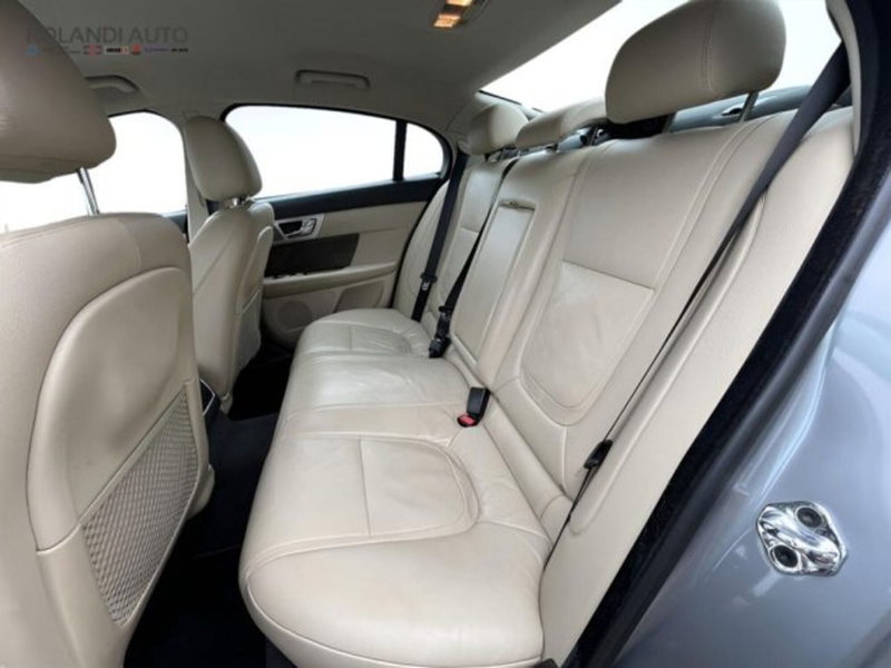 Jaguar XF usata a Alessandria (7)