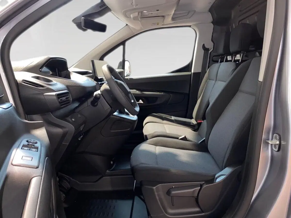 Peugeot Partner Furgone nuova a Torino (6)