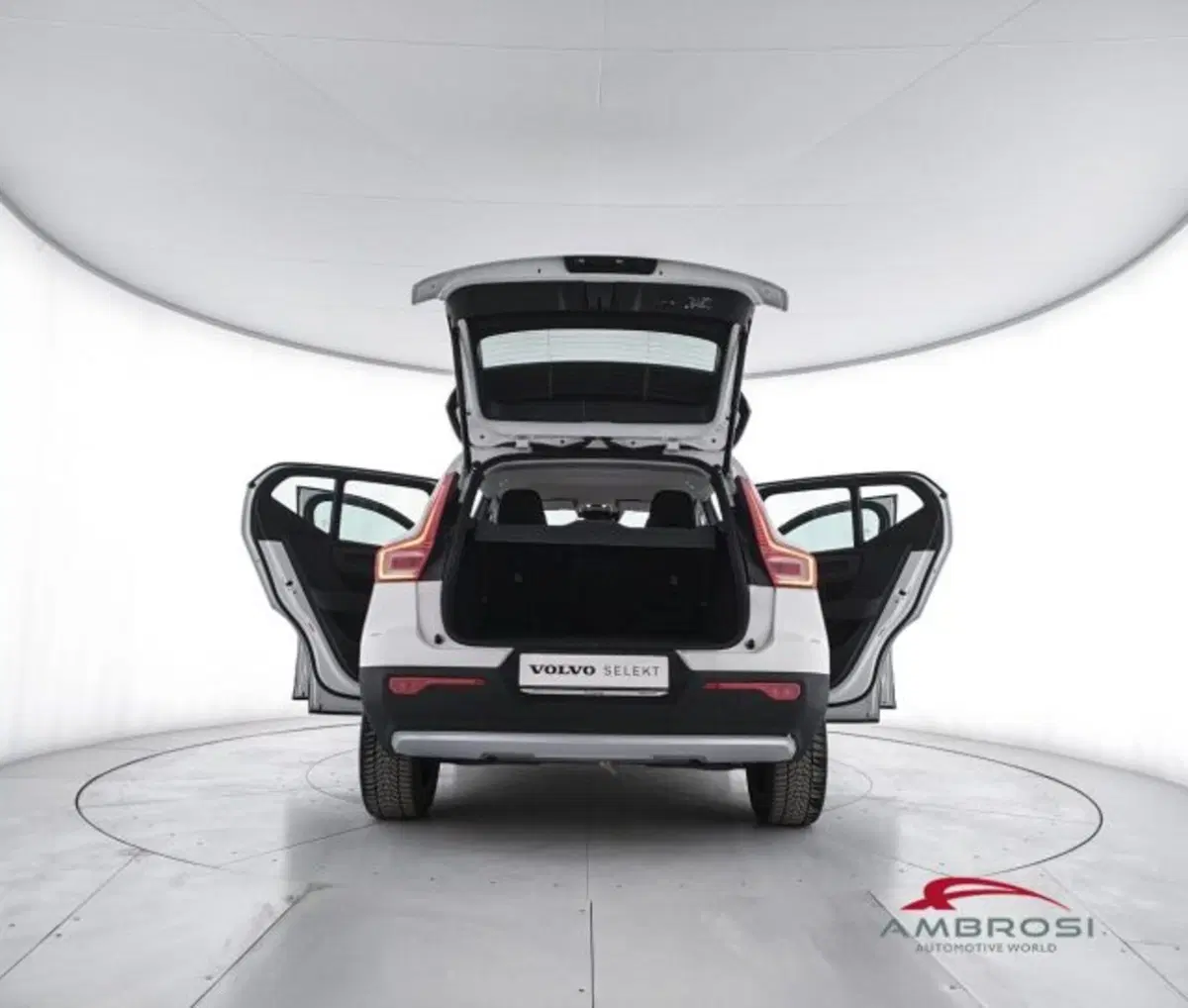 Volvo XC40 usata a Perugia (7)