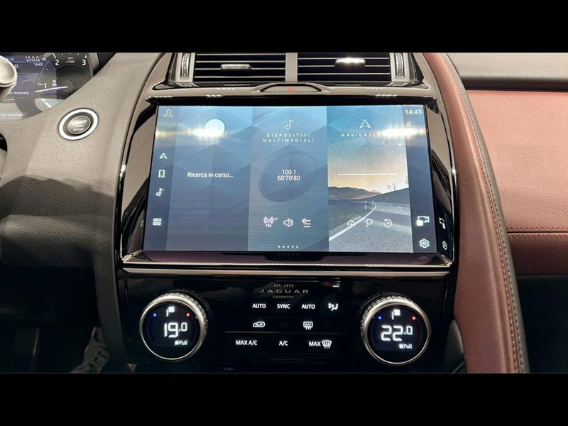 Jaguar E-Pace usata a Varese (12)