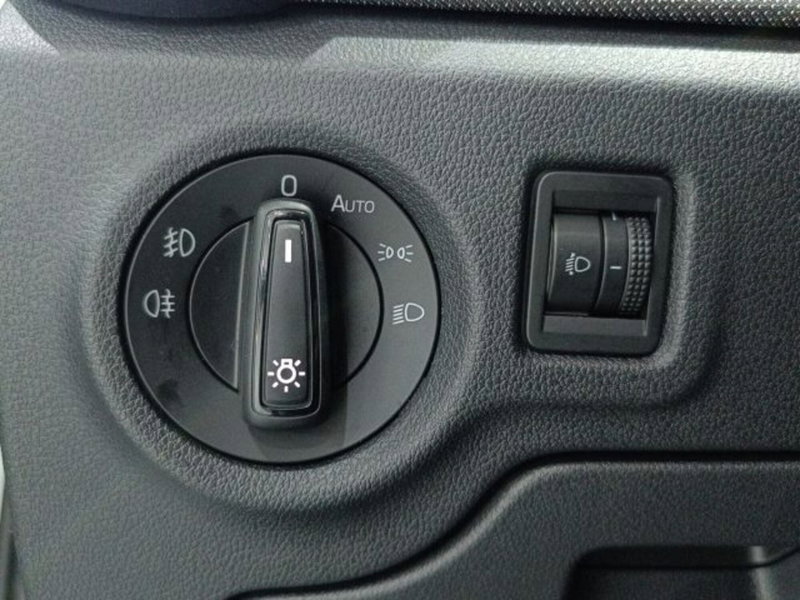 Skoda Fabia usata a Catania (19)