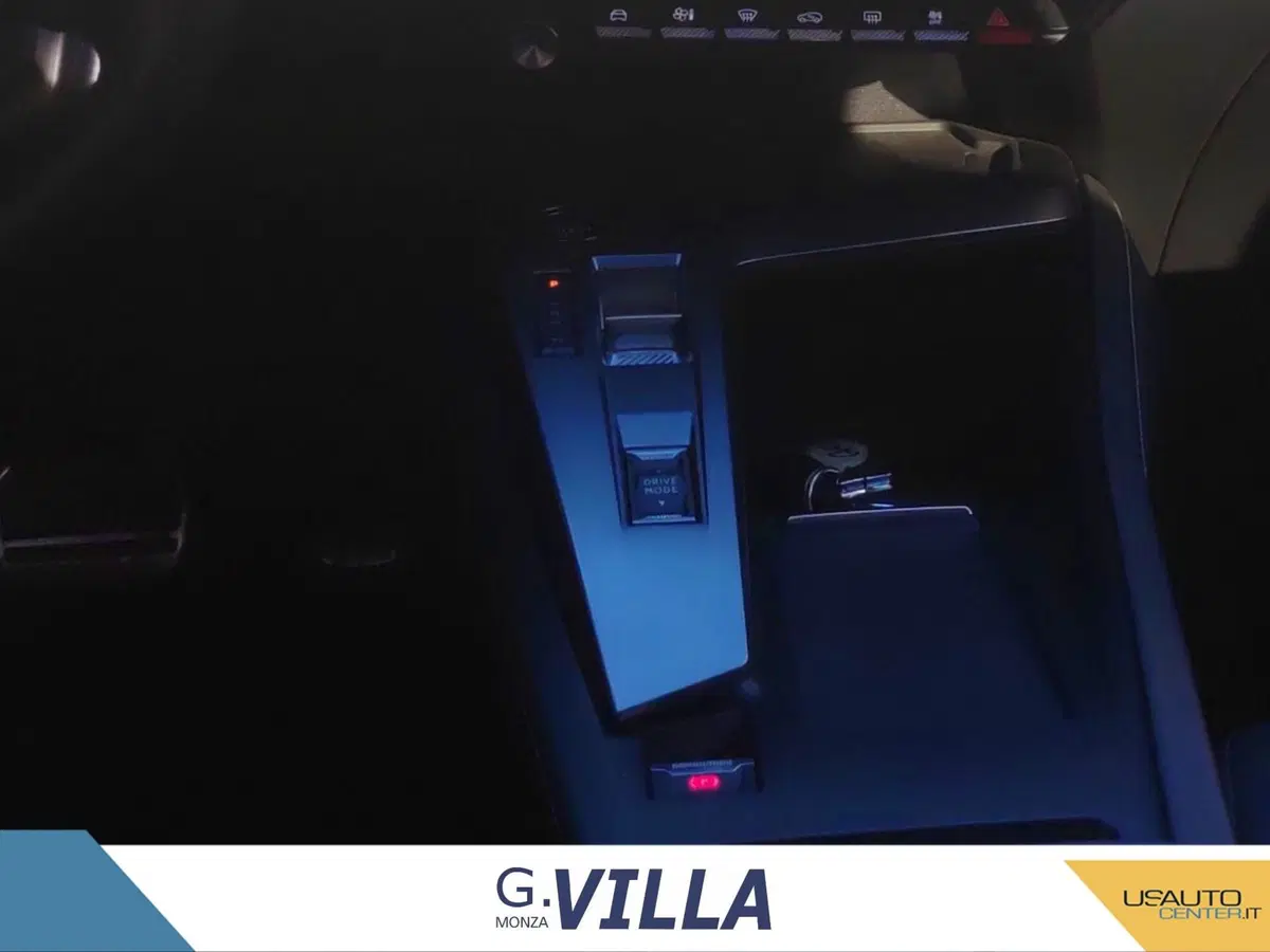 Peugeot 308 Tre Volumi usata a Milano (10)