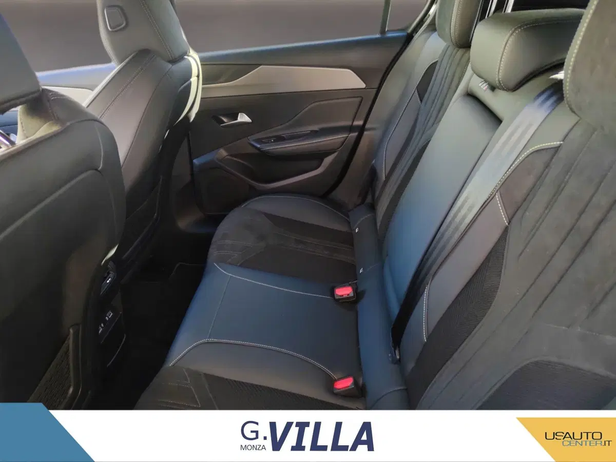 Peugeot 308 Tre Volumi usata a Milano (14)
