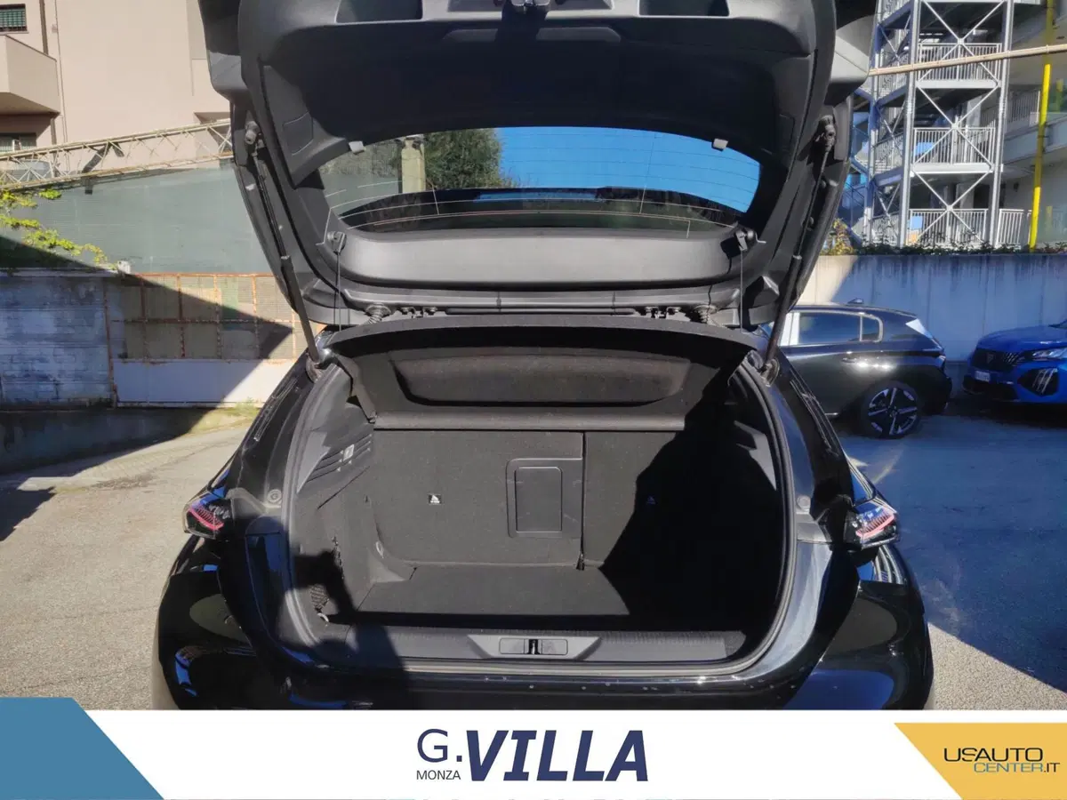 Peugeot 308 Tre Volumi usata a Milano (15)