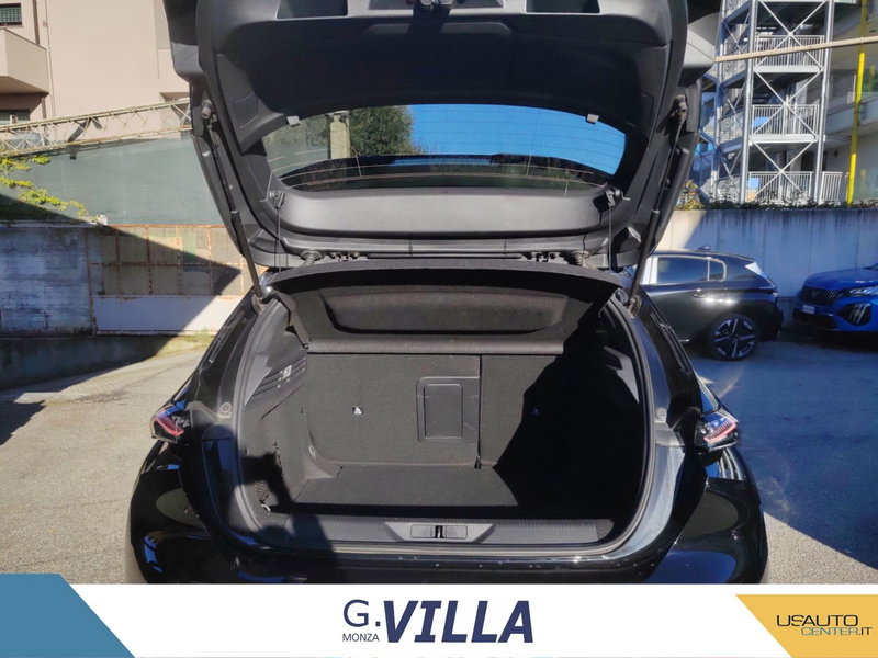 Peugeot 308 Tre Volumi usata a Milano (15)