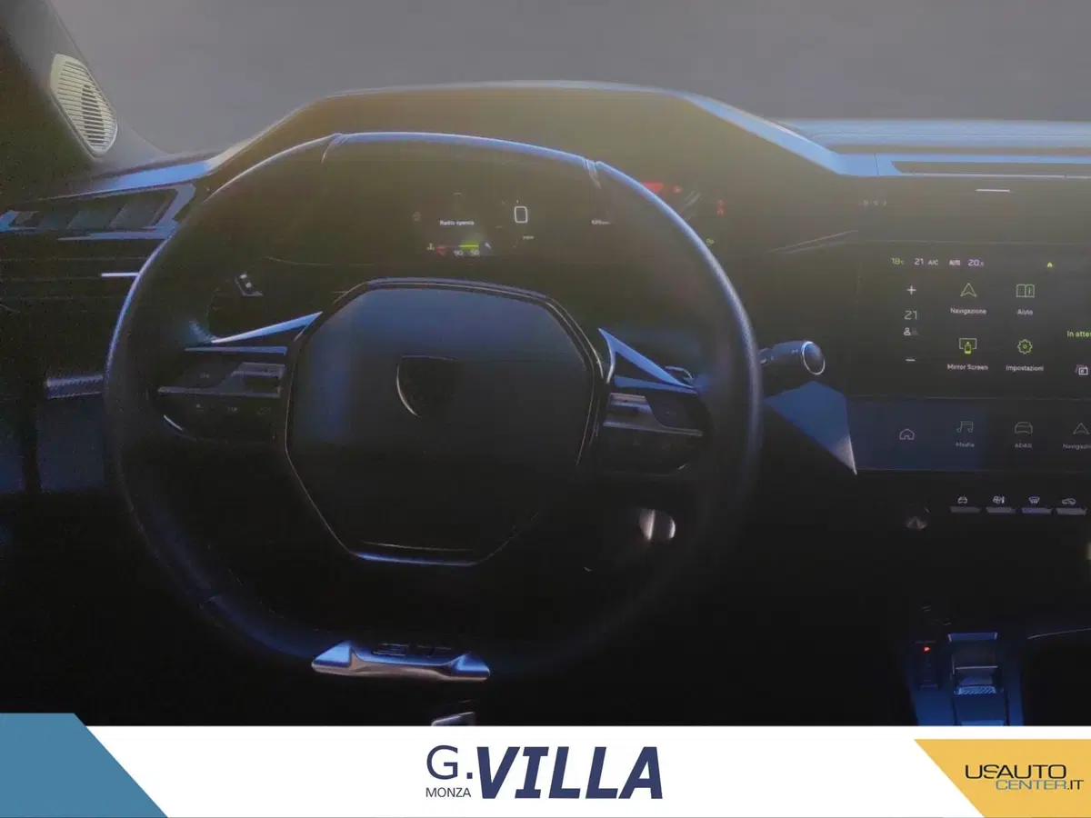 Peugeot 308 Tre Volumi usata a Milano (9)