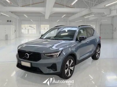 Volvo XC40 T5 Recharge Plug-in Hybrid automatico Plus Dark del 2022 usata a Bari