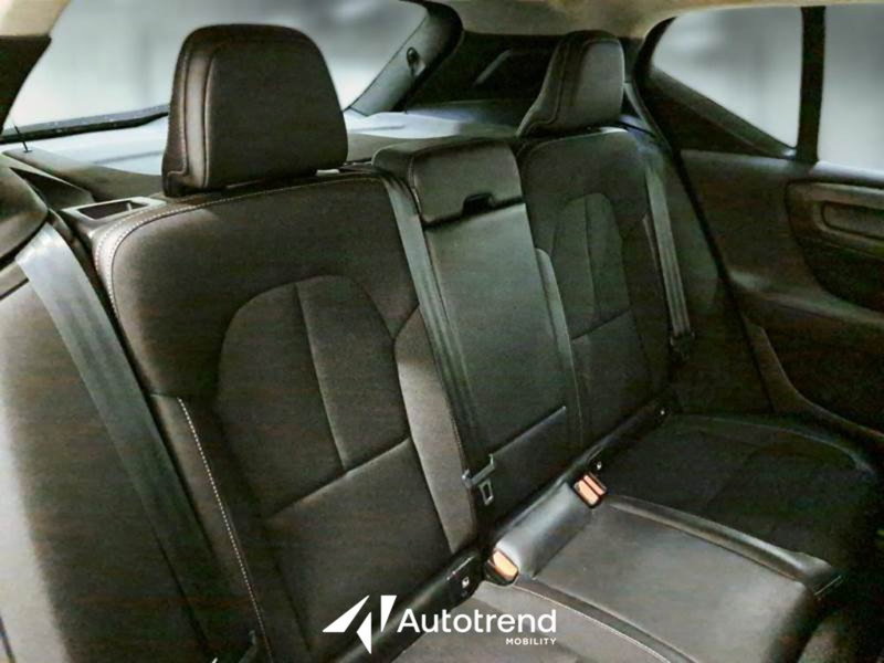 Volvo XC40 usata a Bari (11)