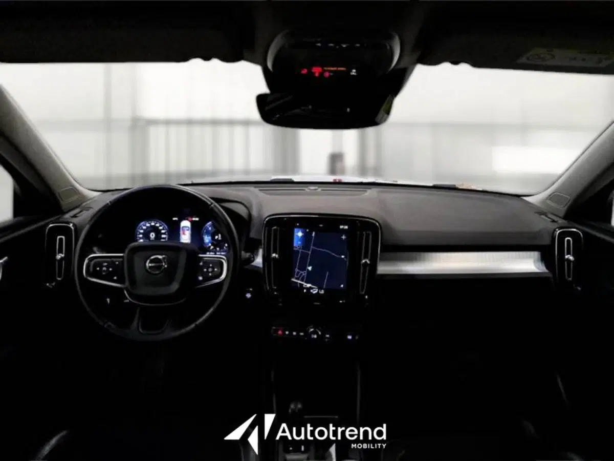 Volvo XC40 usata a Bari (19)