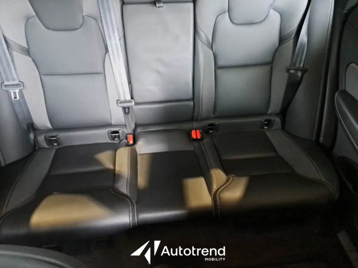 Volvo XC60 usata a Bari (11)