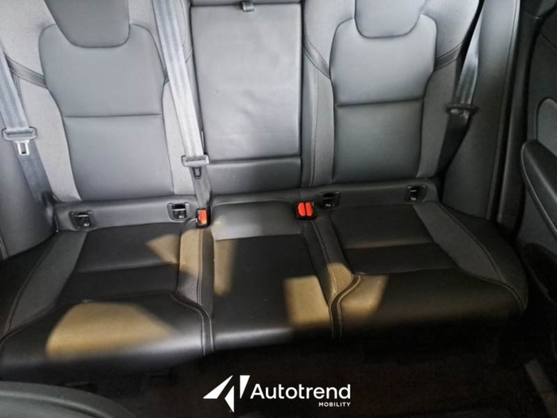 Volvo XC60 usata a Bari (11)