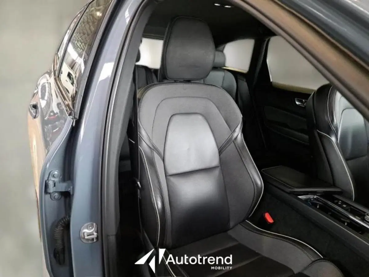 Volvo XC60 usata a Bari (7)