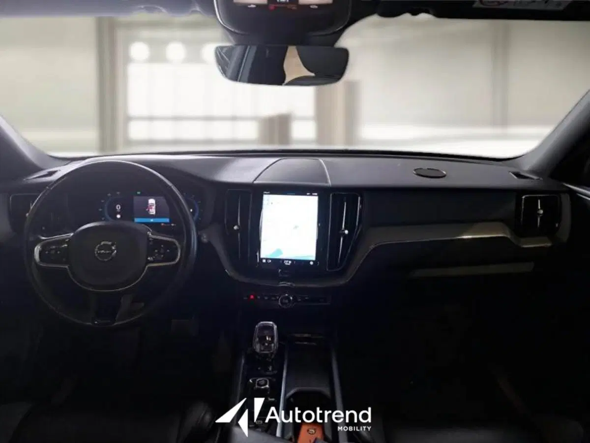Volvo XC60 usata a Bari (8)
