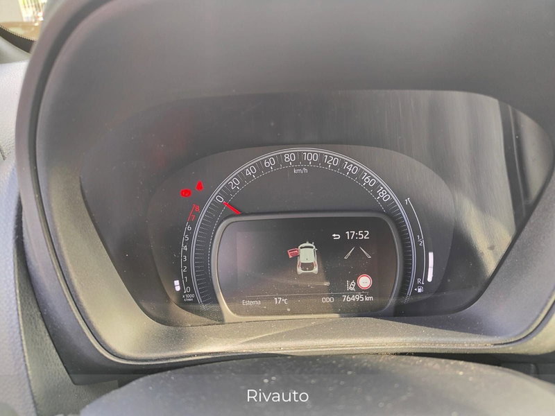 Toyota Aygo X usata a Como (7)