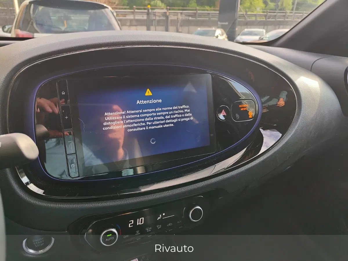 Toyota Aygo X usata a Como (9)