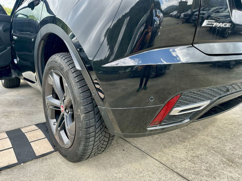 Jaguar E-Pace usata a Torino (14)