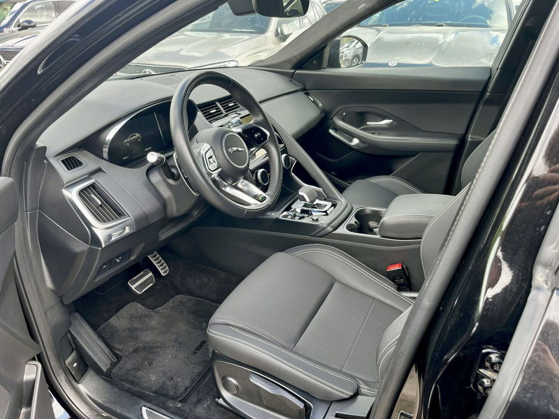 Jaguar E-Pace usata a Torino (7)