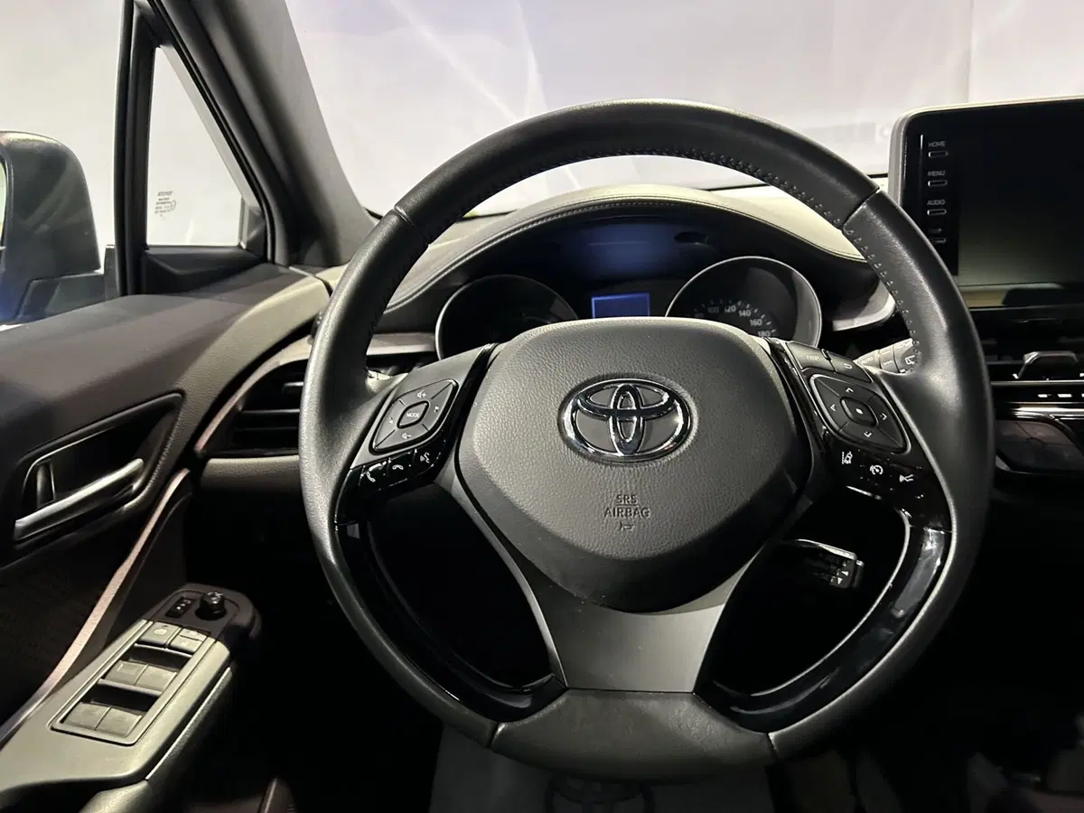 Toyota Toyota C-HR usata a Milano (10)