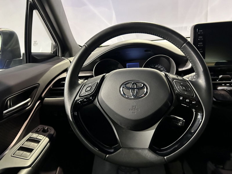 Toyota Toyota C-HR usata a Milano (10)