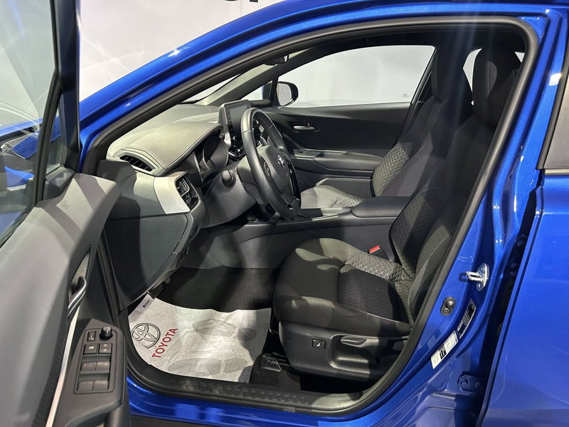 Toyota Toyota C-HR usata a Milano (12)