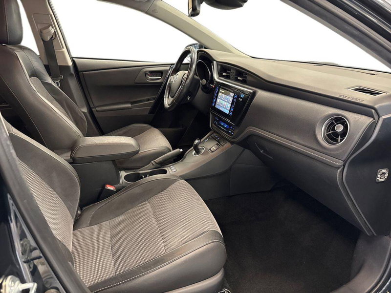 Toyota Auris usata a Prato (18)