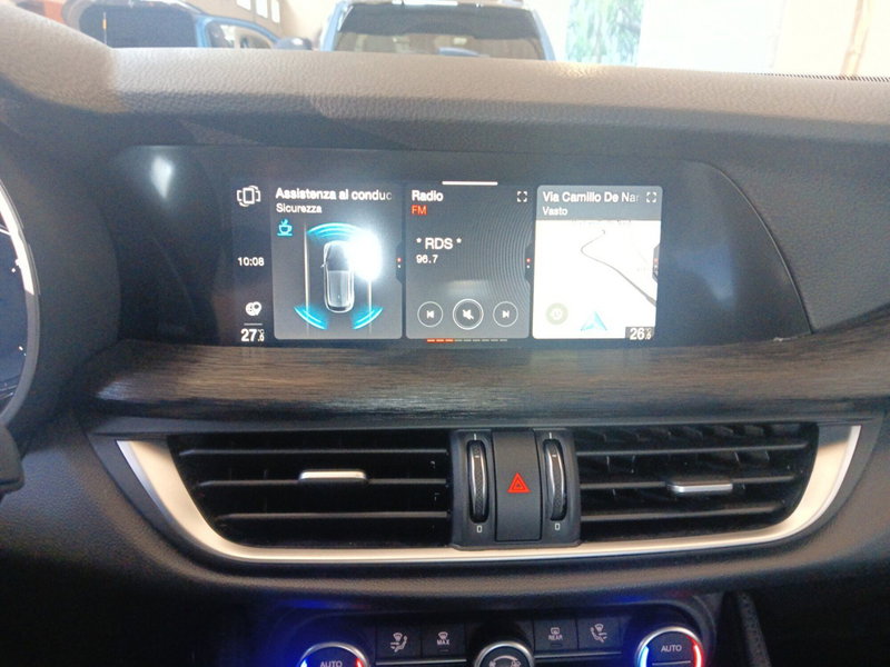 Alfa Romeo Stelvio usata a Chieti (18)