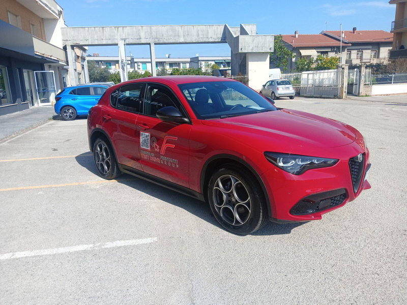 Alfa Romeo Stelvio usata a Chieti (8)