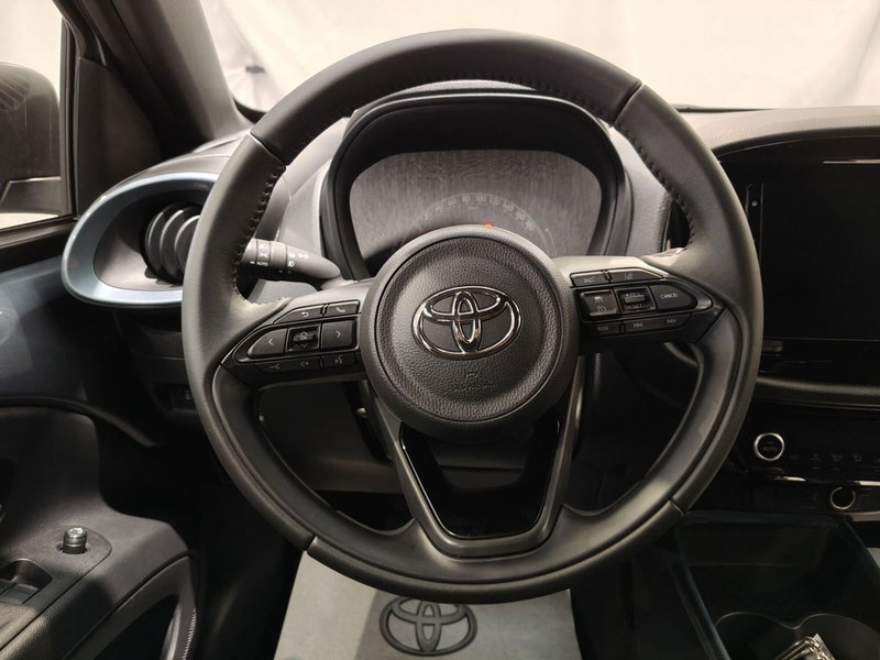 Toyota Aygo X usata a Frosinone (10)