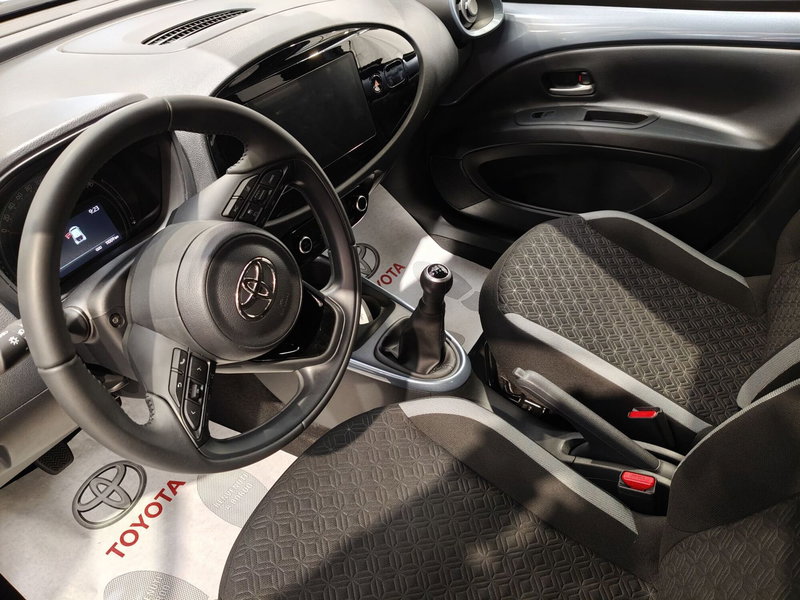 Toyota Aygo X usata a Frosinone (11)