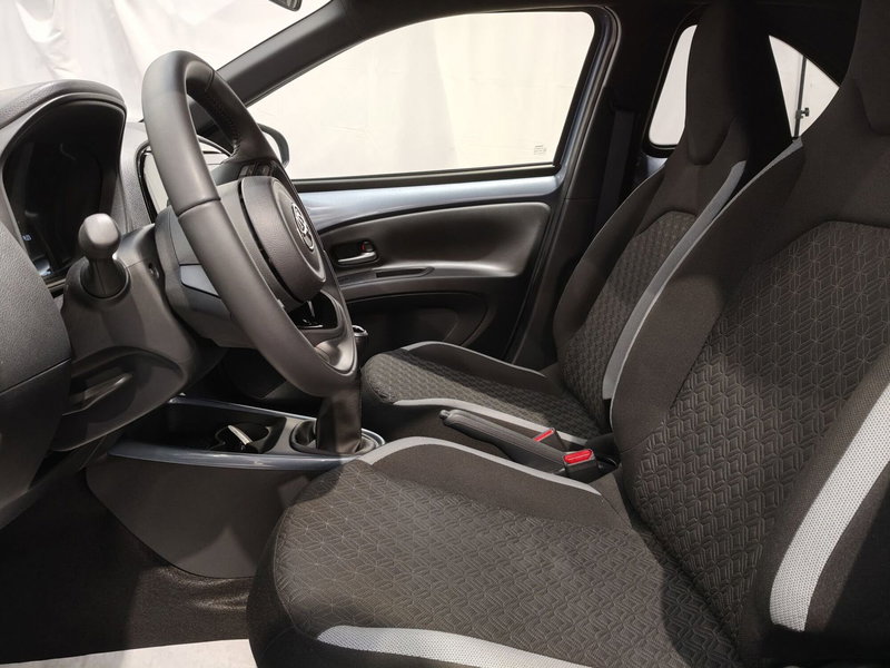 Toyota Aygo X usata a Frosinone (13)