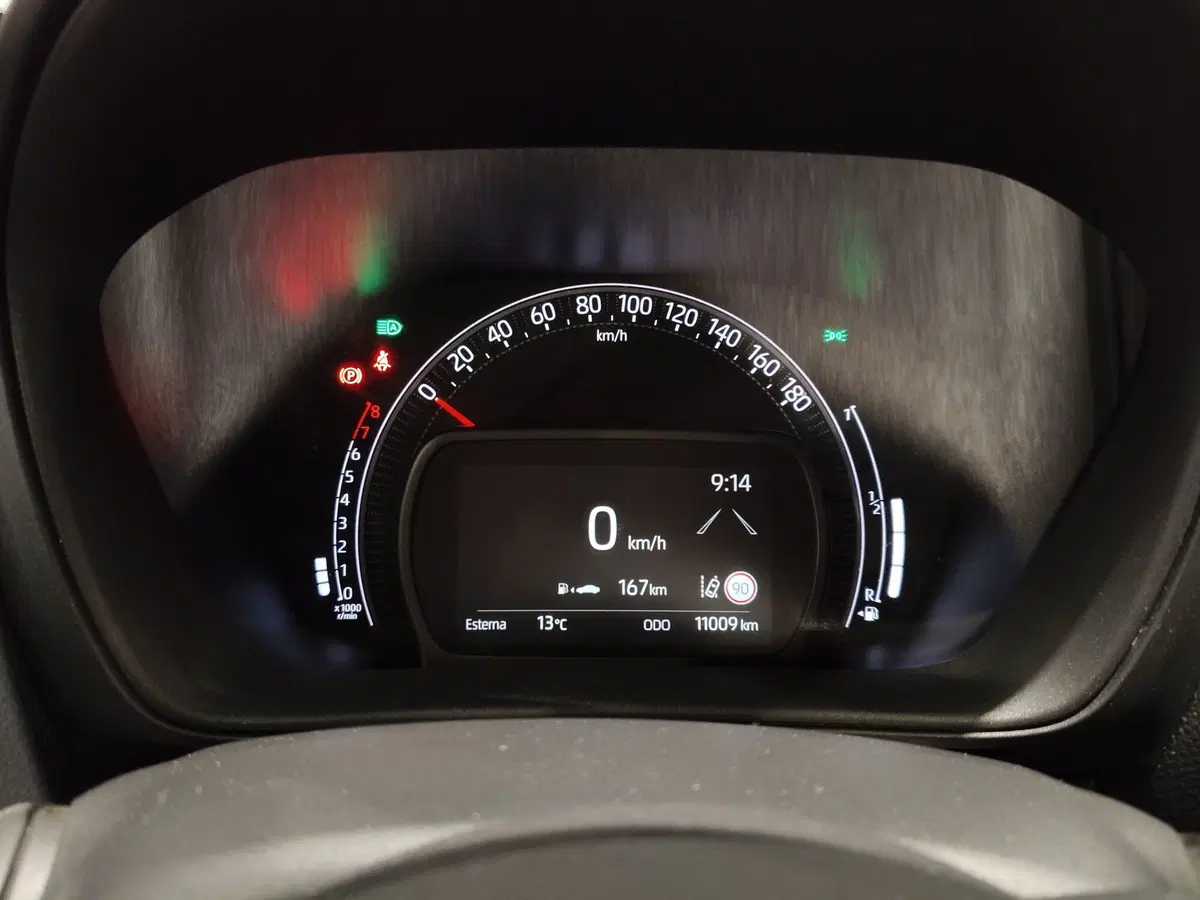 Toyota Aygo X usata a Frosinone (15)