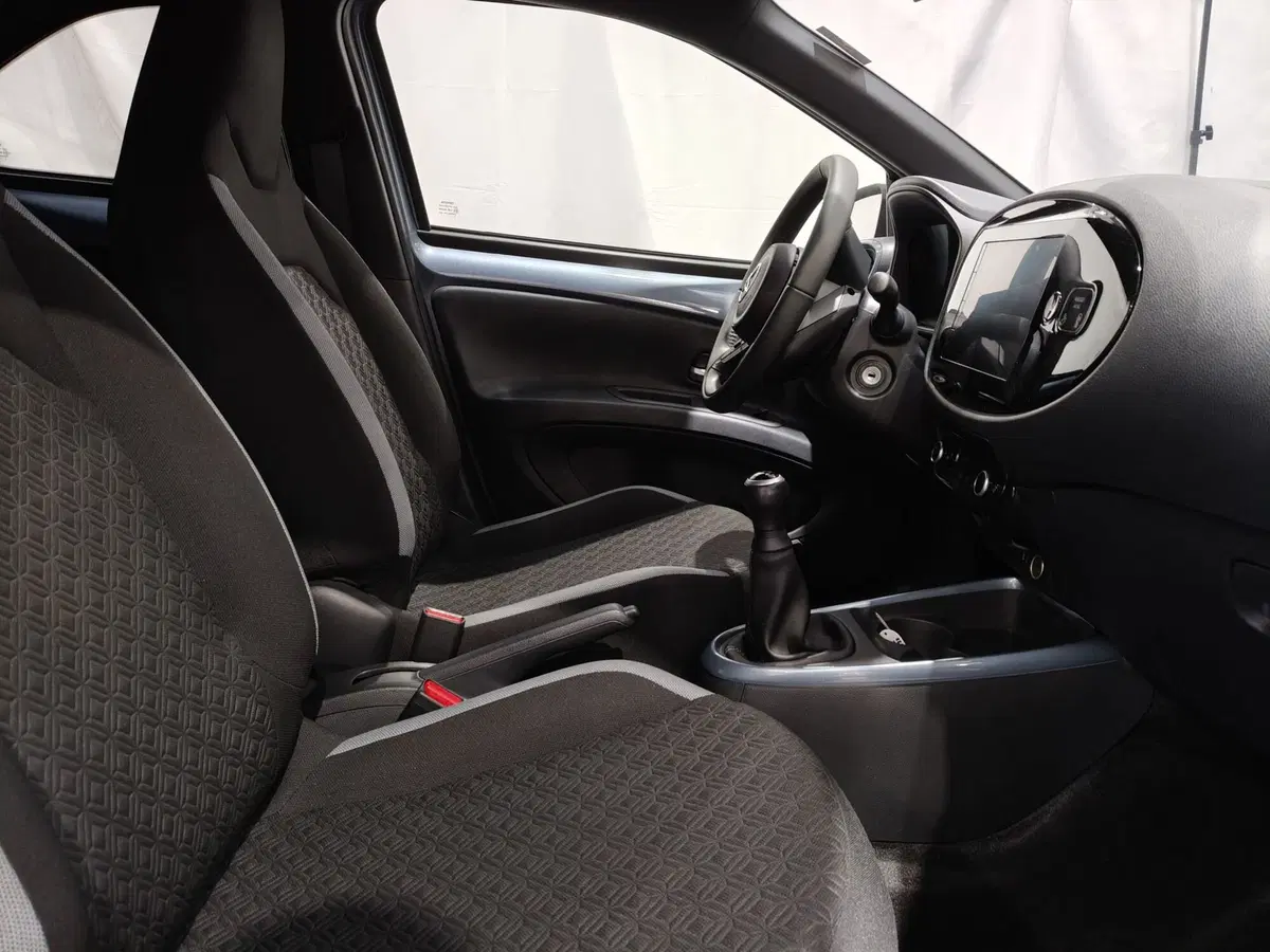 Toyota Aygo X usata a Frosinone (5)
