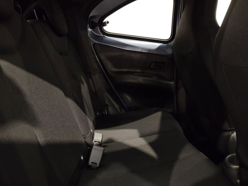 Toyota Aygo X usata a Frosinone (7)