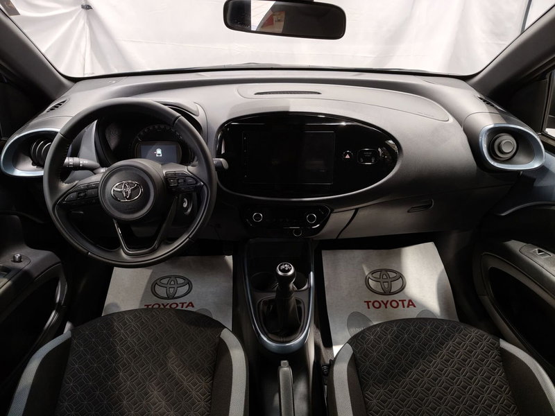 Toyota Aygo X usata a Frosinone (8)