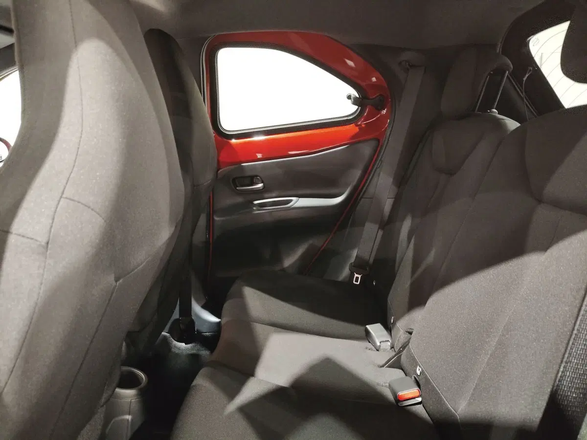 Toyota Aygo X usata a Frosinone (15)