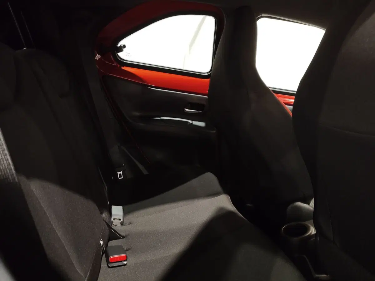 Toyota Aygo X usata a Frosinone (8)