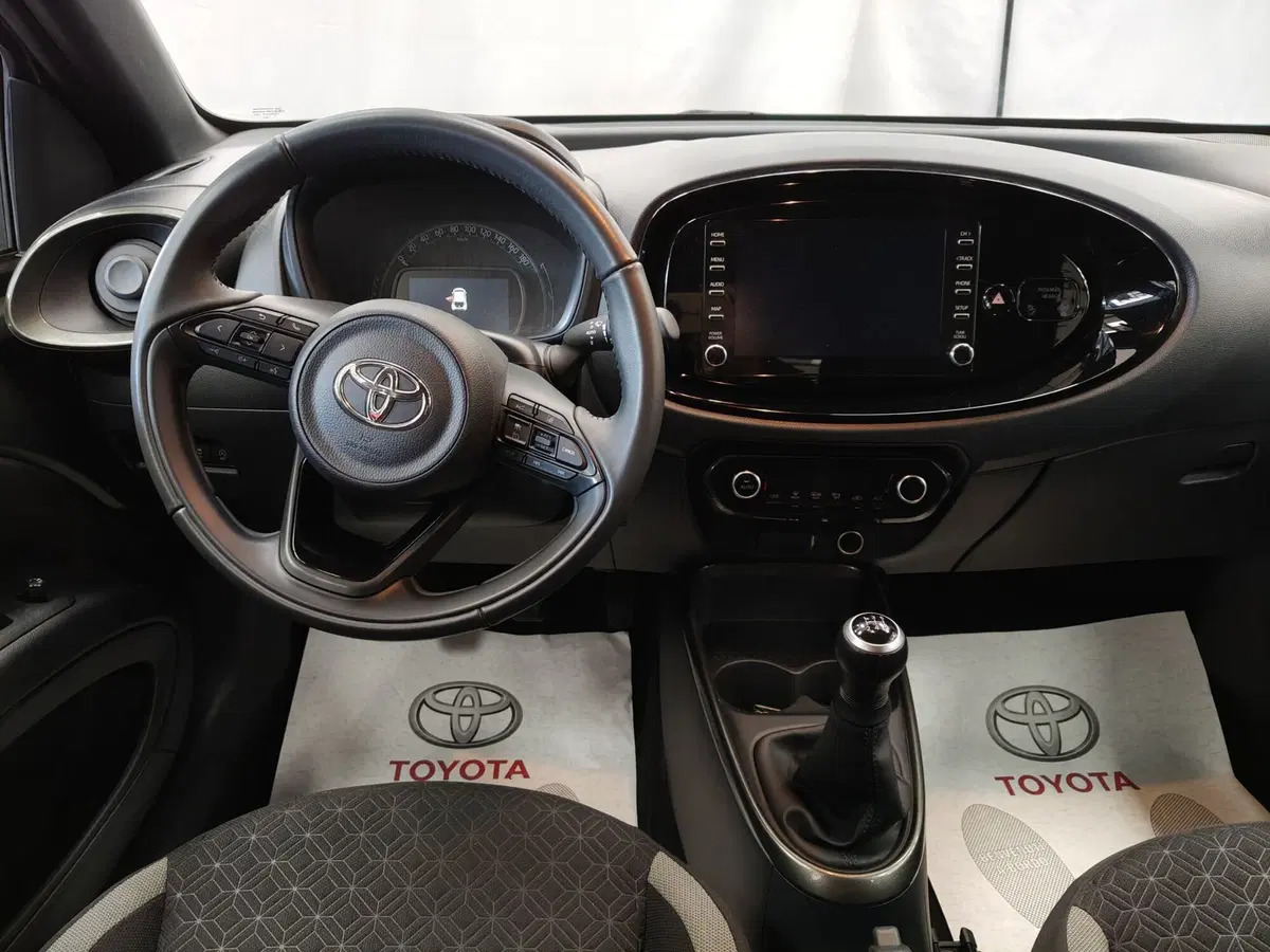 Toyota Aygo X usata a Frosinone (10)