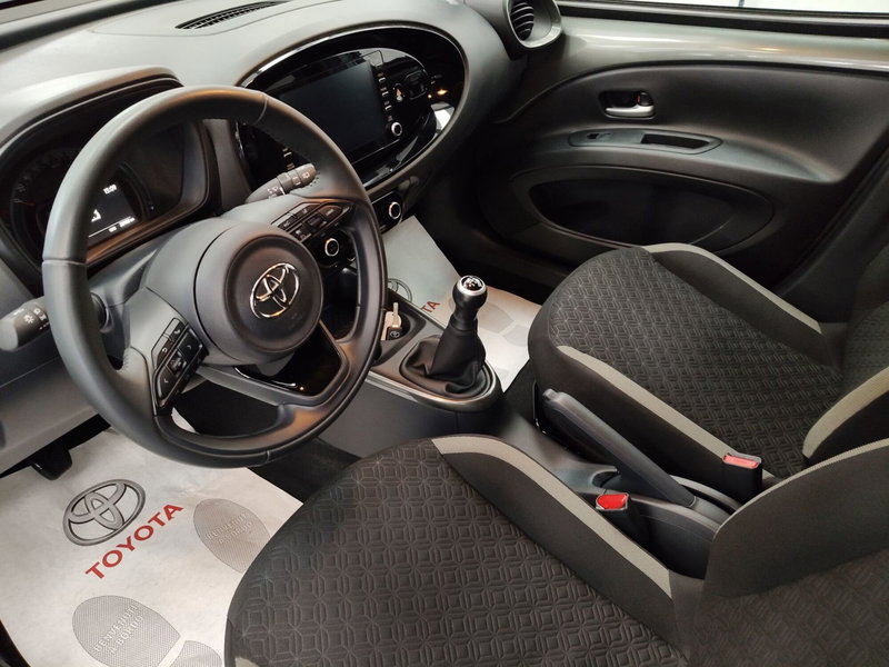 Toyota Aygo X usata a Frosinone (12)