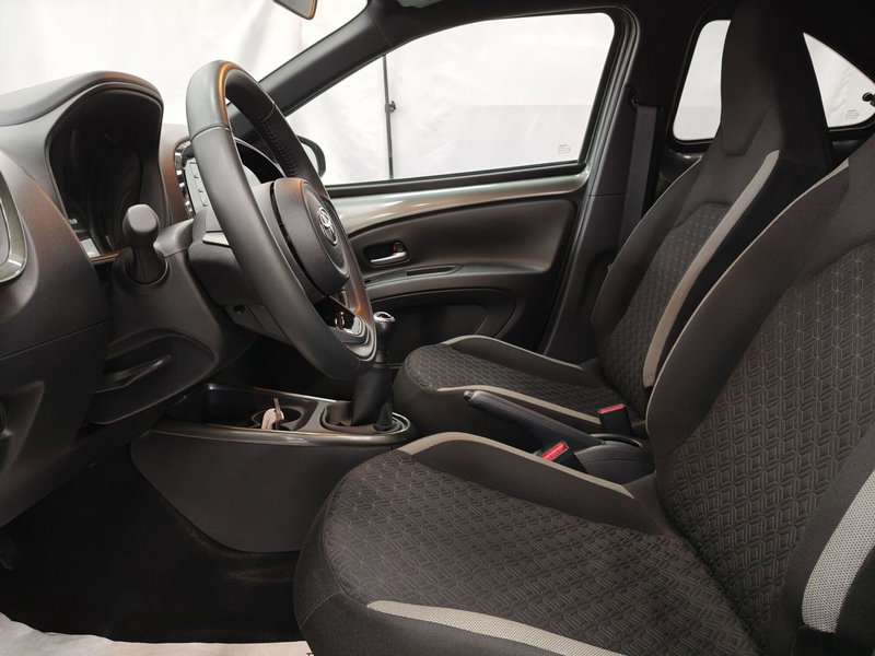 Toyota Aygo X usata a Frosinone (14)