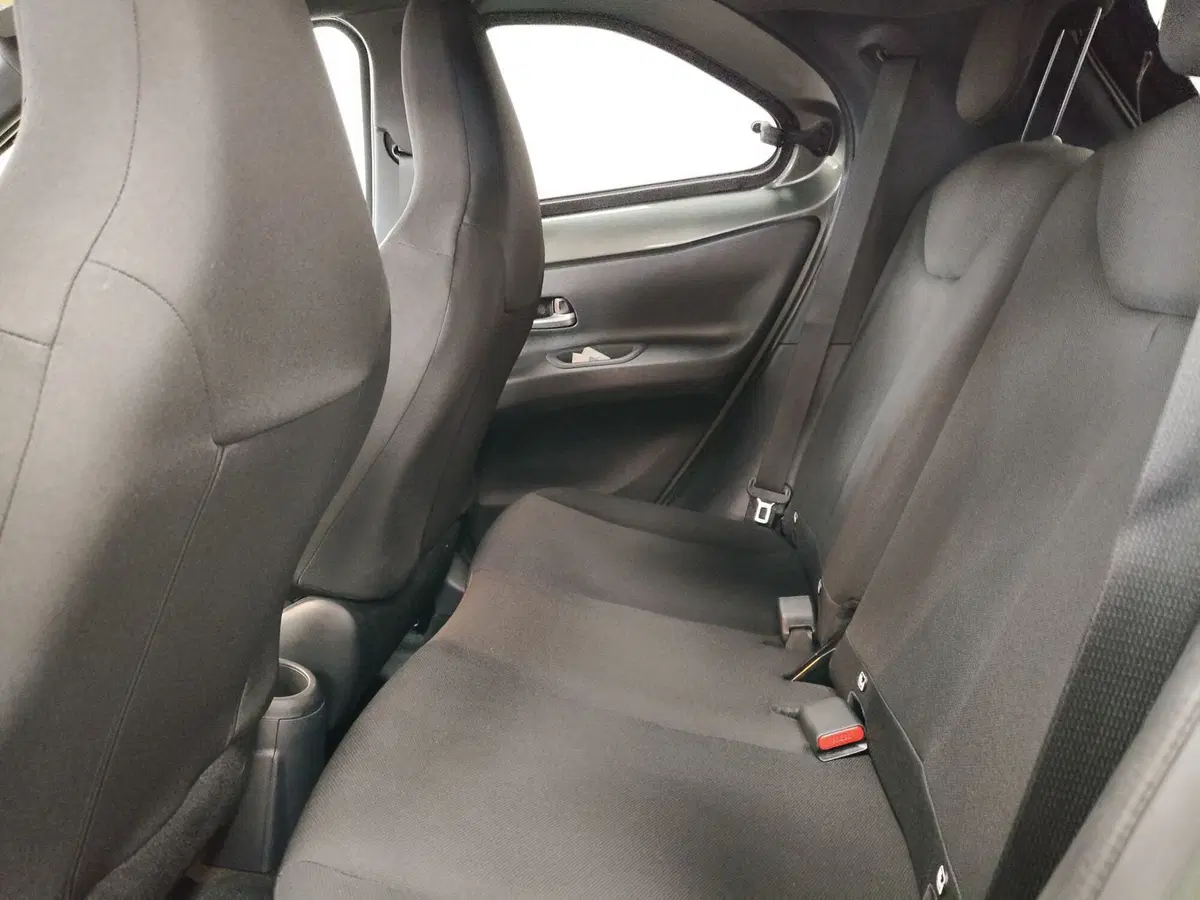 Toyota Aygo X usata a Frosinone (15)