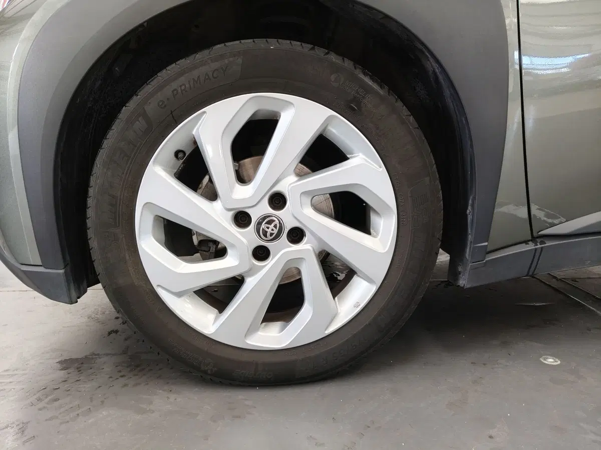 Toyota Aygo X usata a Frosinone (18)