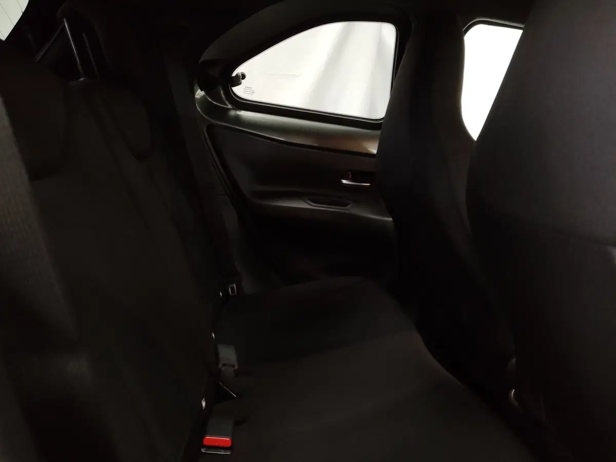 Toyota Aygo X usata a Frosinone (8)