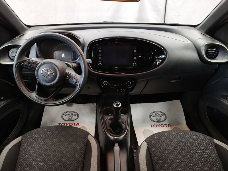 Toyota Aygo X usata a Frosinone (9)