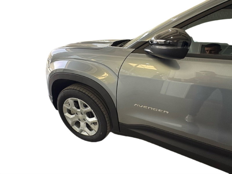 Jeep Avenger nuova a Caltanissetta (12)