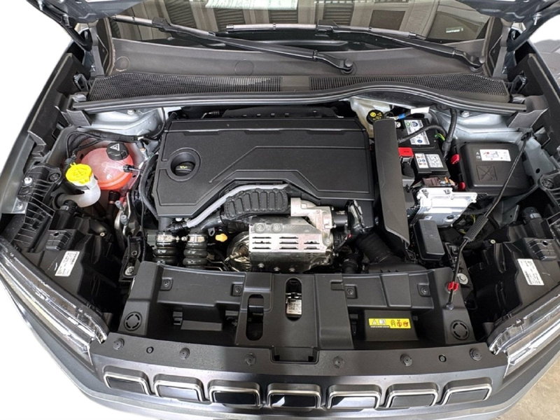 Jeep Avenger nuova a Caltanissetta (13)