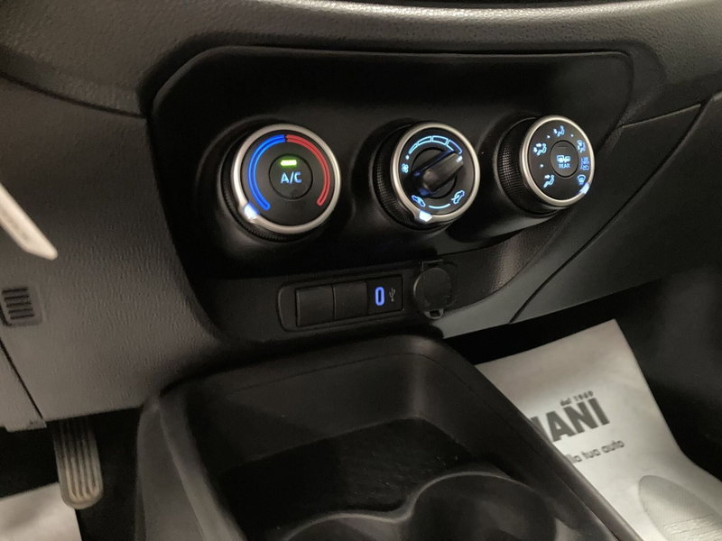 Toyota Aygo X usata a Pavia (17)