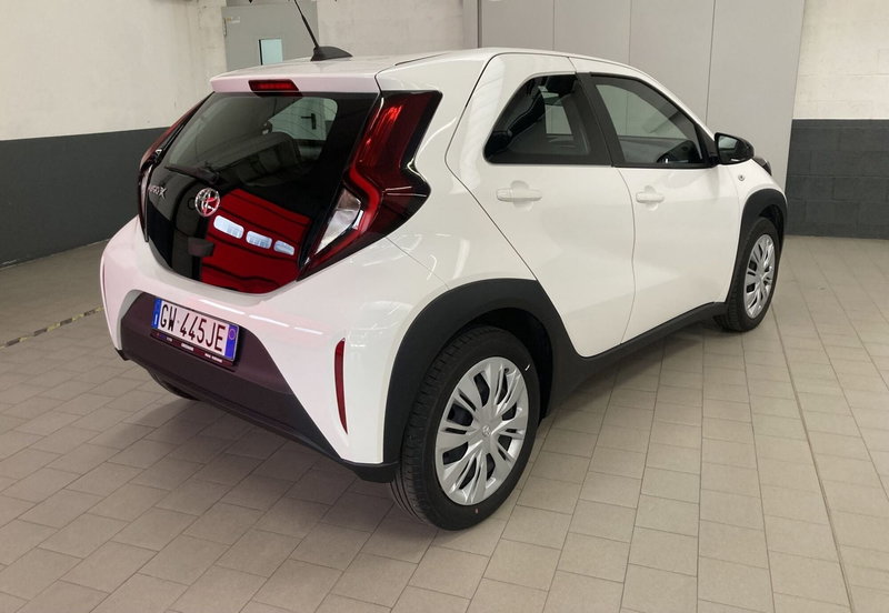 Toyota Aygo X usata a Pavia (3)